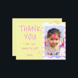 Gult Kids Photo Girl Birthday Tack för vykortet Vykort<br><div class="desc">Tack för personligens födelsedag, vykort för flickor med foto och text.. Jag kärlek din underbara gåva. Tack för att du fyller gult på ett kort för dina vänner och din familj. Ladda upp fotot och anpassa vykortet med ditt namn och din text. vykortet har färgstarka stjärnor och vågar på framsidan...</div>