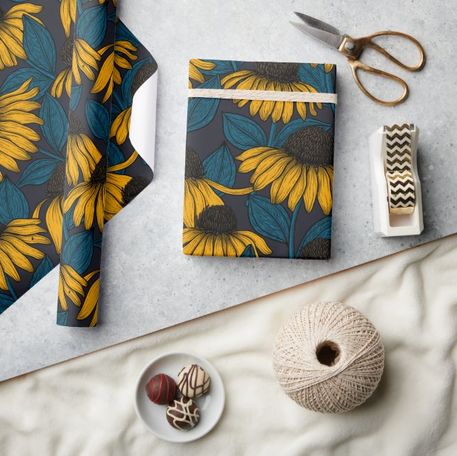 Gult konfektur på mörk blått presentpapper (Hantverk)