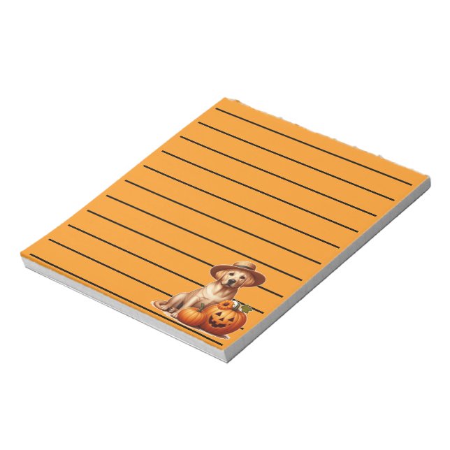 Gult Labrador Puppy Wearing Hat with Pumpkins Anteckningsblock (Roterad)