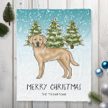 Gult Labrador Retriever Blue Winter Anpassningsbar Fleecefilt<br><div class="desc">Desteis ursprungliga tecknad illustrerar en söt gult Labrador Retriever-hund. Hund placeras på en vinterscen med tre gröntar nära träd och fallande snö. Bakgrunden är en blå till vit övertoning som ge kallets vintag. Det finns också ett anpassningsbara textområde som nu lyder "God jul!". Under den finns ett annat anpassbart textområde...</div>