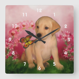 Gult Labrador Retriever Puppy and Butterfly Fyrkantig Klocka