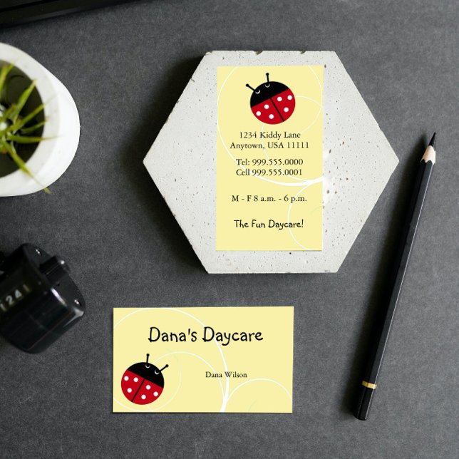 Gult Ladybug Daycare Affärskort Visitkort (Yellow Ladybug Daycare Business Card)