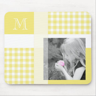 Gult Lägg till ditt fotogingham Modern Monogram Musmatta