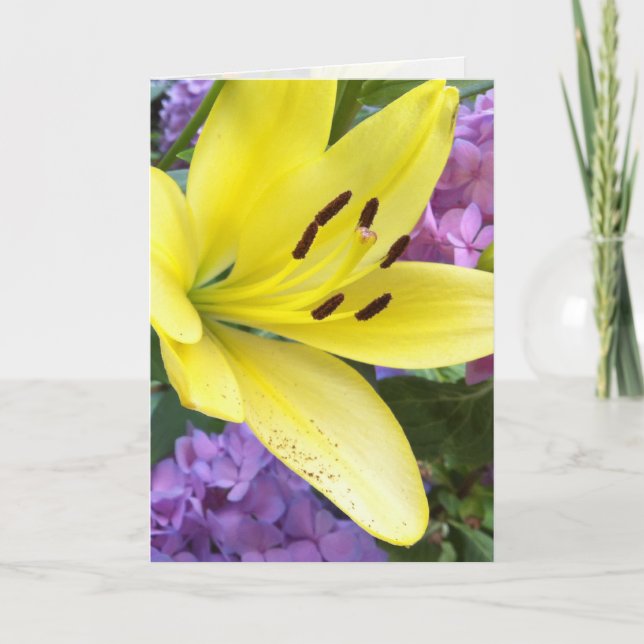 Gult Lily och Lavender Hydrangea Greeting Card Kort (Framsida)