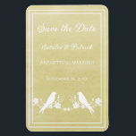 Gult Lovebird Blommigt Spara datum magneter<br><div class="desc">Elegant och enkel spara datumet flexi magnet med ett par vilda fåglar som vilar på blommigtens vind och Gult. Detta är ett unikt val för att tillkännage ett modernt bröllop. Enkel att anpassa med din bröllop-information. Klicka på Anpassa om du vill söka efter fler anpassningsalternativ.</div>