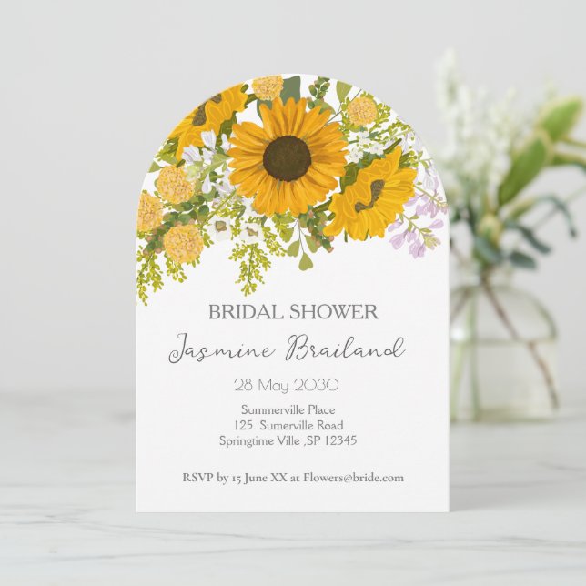 Gult Modern Sunblommor Bouquet Möhippa Inbjudningar (Stående Fram)