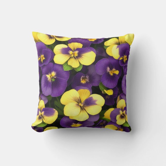 Gult och Lila Pansy Flowers Kudde (Framsida)