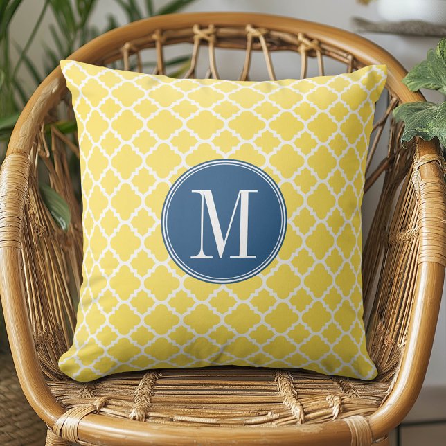 Gult och marin Quatrefoil Mönster Anpassningsbar M Kudde (Custom Monogram Pillow)