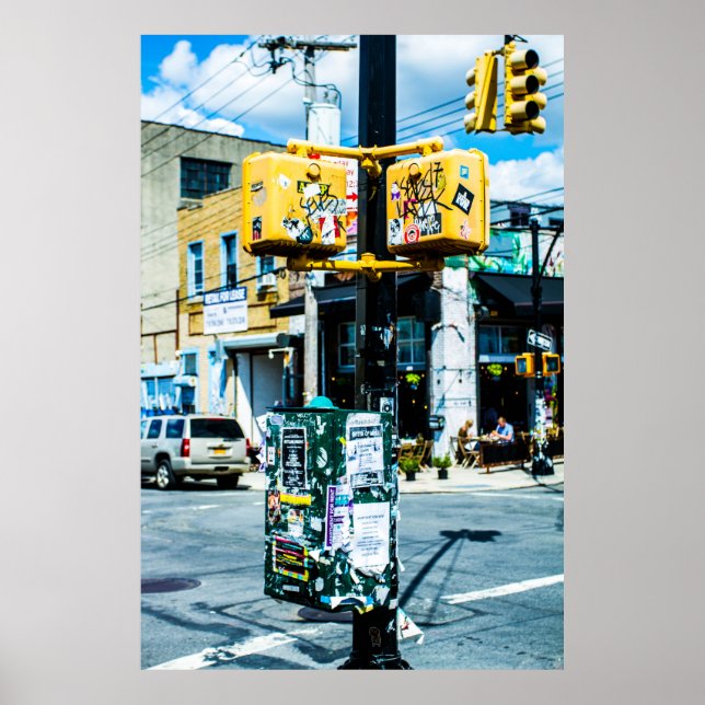 GULT OCH SVART POST FYLLT MED FLYGARE POSTER (Framsidan)