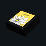 Gult och vit visuell Daisy med Anpassningsbar Text Minnesask<br><div class="desc">En namn,  ett monogram eller en annan anpassningsbar biet. Om du vill flytta runt bilden klickar du på knappen Anpassa för att göra ändringar.</div>