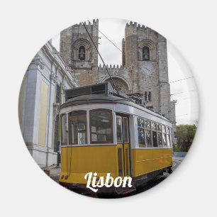 Gult om katedralen i Lissabon i Portugal Magnet