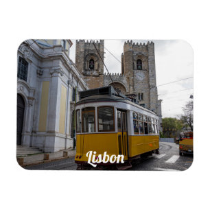 Gult om katedralen i Lissabon i Portugal Magnet