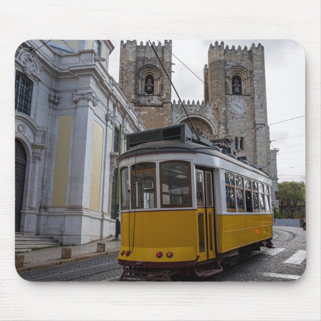 Gult om katedralen i Lissabon i Portugal Musmatta (Framsidan)