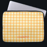 Gult Orange Ish Preppy Gingham Play Laptop Fodral<br><div class="desc">Modern och trendiget gingham la mönster på sommarens favoritgult och persikoorange färg.</div>