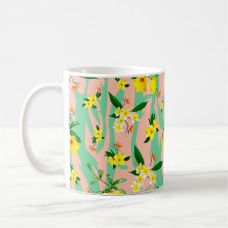 Gult plumeria-blommor, sömlösa mönster kaffemugg