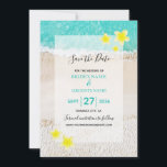 Gult Plumeria Frangipani Tropical Beach Wedding Spara Datumet<br><div class="desc">Den här designen har blommor av gult frangipani/plumeria på en tropisk strandbakgrund. En tropisk design som är elegant utformad med gult frangipani-blommor och centrerad ordalydelse. Brons- och brudgummens datum namn och bröllop betonas med en turkos färg som valts ut från havets vatten. Dessa populära tropiska hawaiiska blommor är idealiska för...</div>