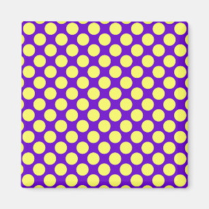 Gult Polka dots med Lila bakgrundslaylor Magnet