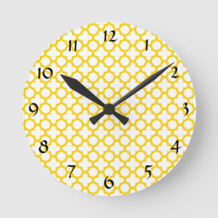 Gult Quatrefoil Mönster Rund Klocka