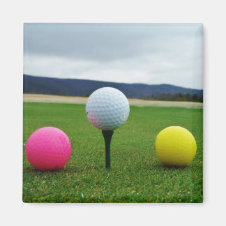 GULT, ROSA OCH VITE Golf Bollar Magnet