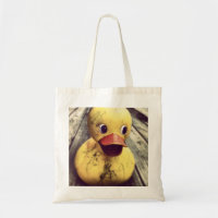 Gult Rubber Ducky täckte i Dirt!