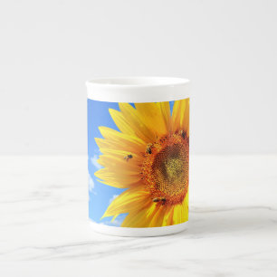 Gult Solros och Bin på Blå himmel Mugg Benporslin Mugg