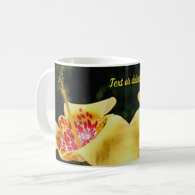 Gult Spoted Lily Flower Personlig Kaffemugg (Framsida vänster)