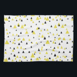 Gult & svart Geometric Mönster Kitchen Towel Kökshandduk<br><div class="desc">Modern och snyggt kökshandduk med svarta och gult trianglar mönster. Den här unika handduken kommer att vara en perfekt accent på vilket kök som helst.</div>