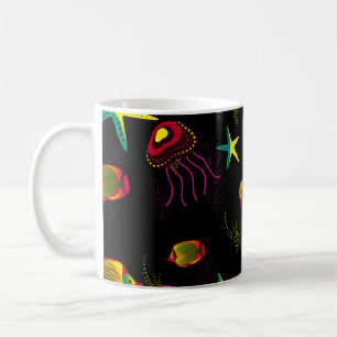 Gult, svart och brun fisk, sömlös mönster. abs kaffemugg