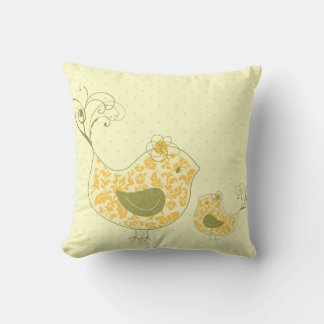 Gult Swirly Mamma & Baby Bird Whimsique Damask Kudde