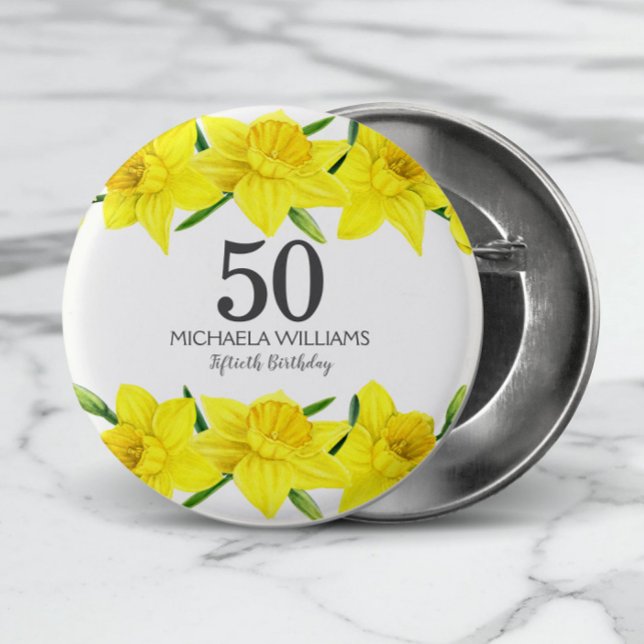 Gult Vattenfärg Daffodil 50:e Födelsedagsfesten Knapp (Shop the collection for matching partyware and gift items for your 50th Birthday celebrations.)