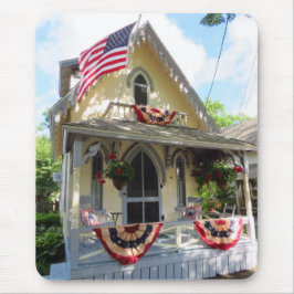 Gult Victorian with Bunting - Martha's Vineyard Musmatta