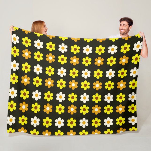 gult, vitt blommönster i vår fleecefilt (På plats)