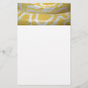 GULT WHITBOA SNAKE SKIN STRUKTUR REPTILES PATT BREVPAPPER