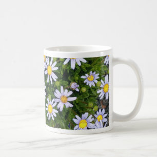 Gult White Margarita Flowers med Grått Småsten Kaffemugg