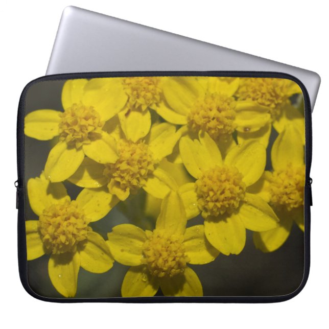 Gult Wildblommor Laptop Sleeve (Framsidan)