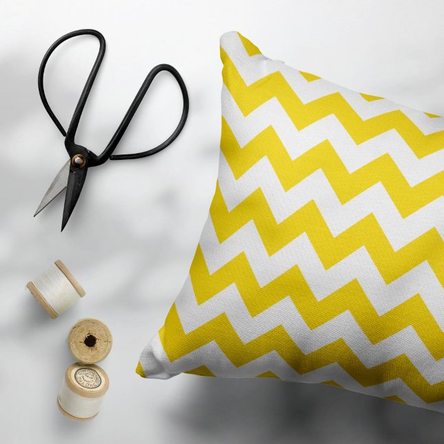 Gult Zigzag, Gult Chevron, Geometric Mönster Prydnadskudde (Skapare uppladdad)