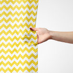 Gult Zigzag, Gult Chevron, Geometric Mönster Sjal<br><div class="desc">Elegant,  snyggt och sofistikerad zigzag (chevron) mönster i gult och vitt färg. Modern gåva och trendig,  perfekt för Zigzag älskare i livet.</div>