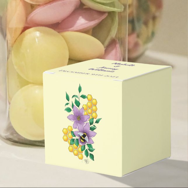 Gulten Bumblebee Lavender Flowers Presentaskar (Skapare uppladdad)