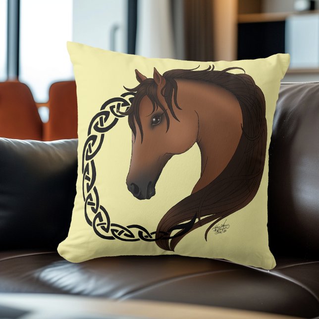 Gulten Celtic Brown Horse Kudde (Skapare uppladdad)