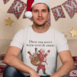 Gun Älskare Santa Deck, skottlossningen T Shirt<br><div class="desc">Den här designen kan vara personlig i det område som tillhandahålls genom att ändra fotot och/eller text. Du kan också anpassa den genom att klicka på Anpassa den här mallen och sedan välja klicka för att anpassa ytterligare alternativ och ta bort eller ändra färg i bakgrunden, lägga till text, ändra...</div>