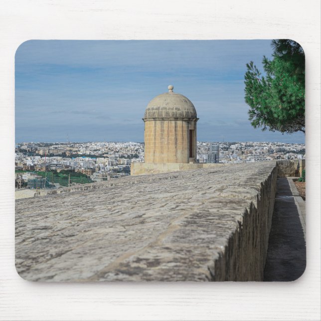 Gun turret på gamla stadsmurar i Valletta, Malta Musmatta (Framsidan)