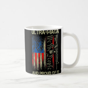 Gun USA flagga Patriots Ultra MAGA och stolt över Kaffemugg