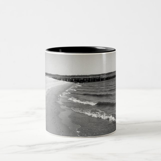 Gunpulver Beach Mugg (Center)