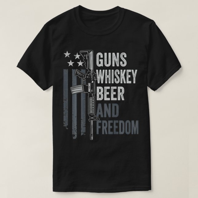 Guns Whisky Beer And Freedom  Funny Drinking Gun ( T Shirt (Design framsida)