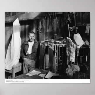 Gurdon Skogen, konstnären i sin studio Poster