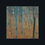 Gustav Klimt Beech Träd Forest Grove Trätavla<br><div class="desc">Detta baseras på att Gustav Klimt, Beech Grove 1, 1902, målar konstverk med klassisk natur. I teckningen visas en tät skog av hög, slender birch träd, med blek trunks som är märkt med mörk, lodrät linjer. Fallen framställs i blått, grönt och gult, vilket ger en känsla av djup och livskraft...</div>