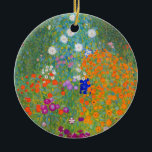 Gustav Klimt Blomsterträdgård Julgransprydnad Keramik<br><div class="desc">Ornament med Gustav Klimts oljemålning Blomsterträdgård (1906). En vacker trädgård av lila,  rött,  vitt,  blått och orange blommor. En underbar gåva till fläkt av Art nouveau och österrikisk konst.</div>