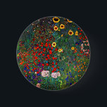 Gustav Klimt Blomsterträdgård Knapp<br><div class="desc">Button med färgerna Gustav Klimts oljemålning Farm Garden med solblommor (1907). En vacker trädgård av solblommor och grönblå,  röd,  lila,  rosa och vita blommor. En underbar gåva till fläkt av Art nouveau och österrikisk konst.</div>