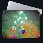 Gustav Klimt Blomsterträdgård Laptop Fodral<br><div class="desc">Laptop sleeve med Gustav Klimts Blomsterträdgård för oljemålning (1906). En vacker trädgård av lila,  rött,  vitt,  blått och orange blommor. En underbar gåva till fläkt av Art nouveau och österrikisk konst.</div>