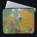 Gustav Klimt: Blomsterträdgård Laptop Fodral<br><div class="desc">En härlig klassikerlaptop sleeve som presenterar en färgrik blomsterträdgård som målas av den österrikiska symbolistmålare Gustav Klimt.</div>